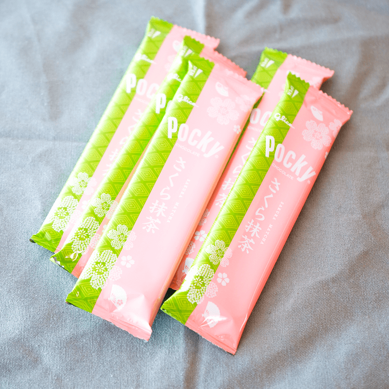 日本GLICO格力高 POCKY百奇 巧克力涂层饼干棒 樱花抹茶限定 家庭装 8包入【樱花季限定】